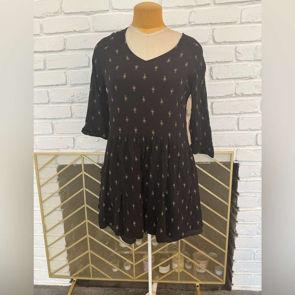 Garnet Hill Sz 10 Black Mini Dress with Orange Abstract design and 3/4 S…